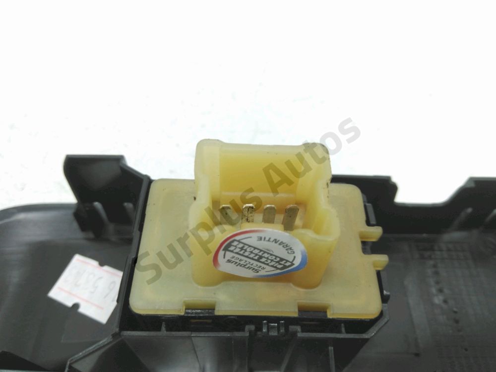 Commande lève-vitre avant droit