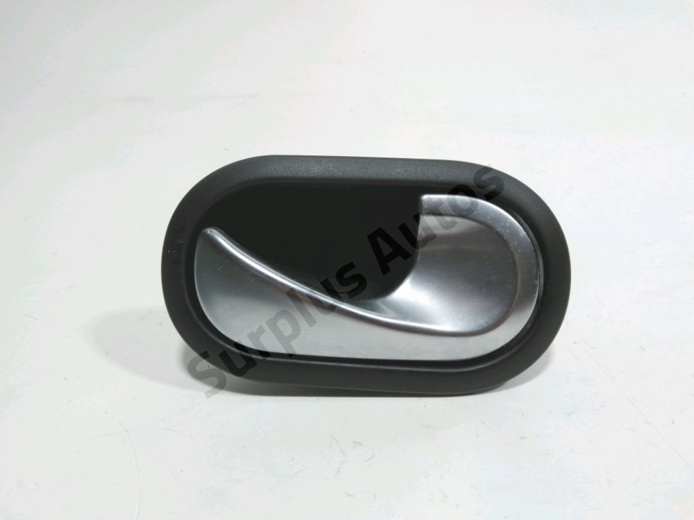 Poignee interieure porte arriere droite