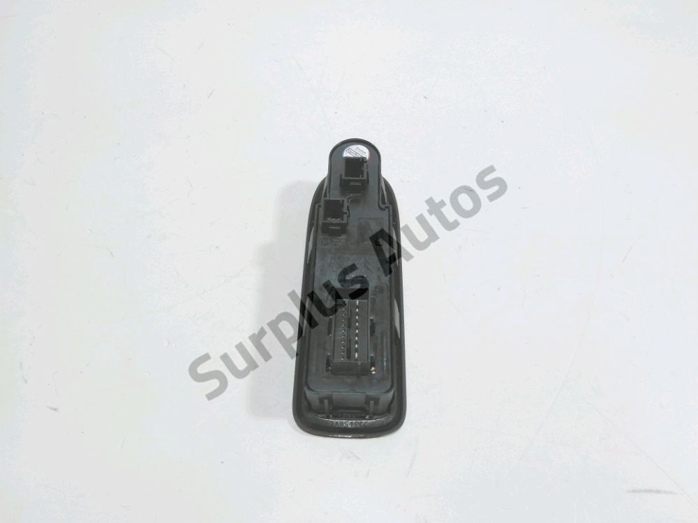 Commande lève-vitre avant gauche