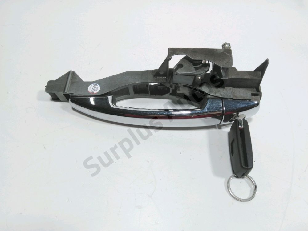 Poignee exterieure avant gauche