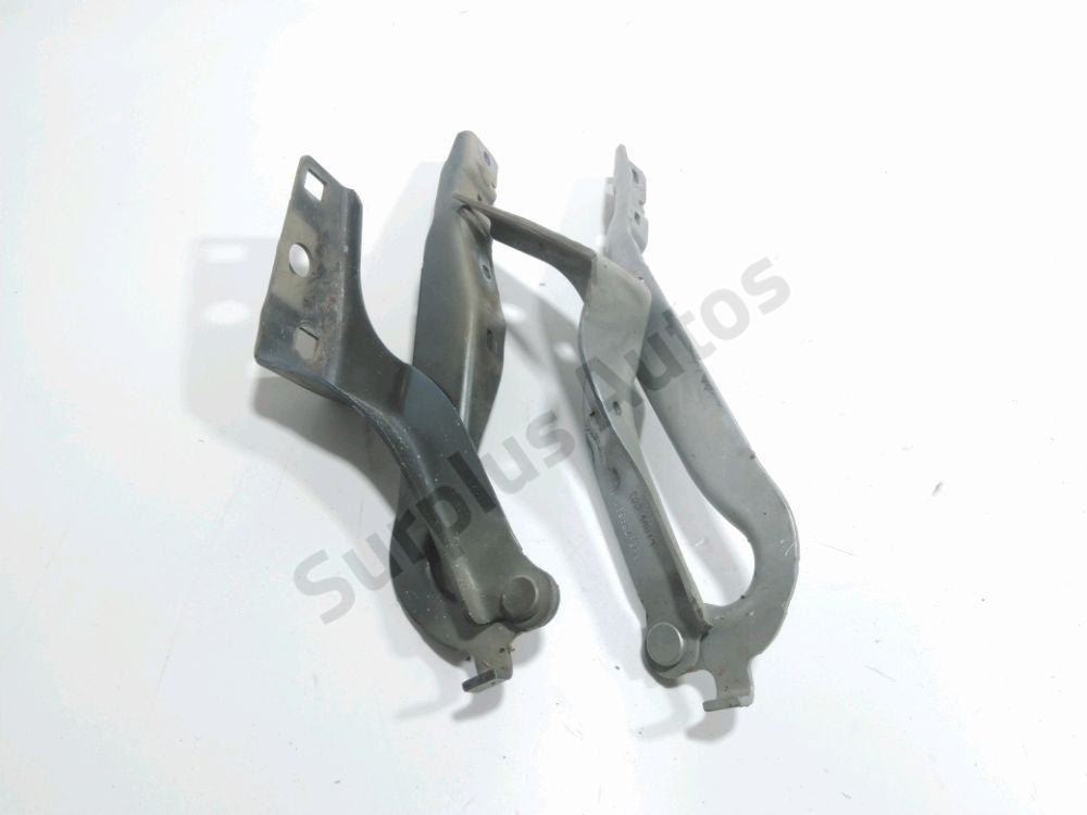 Jeu de charnières de capot