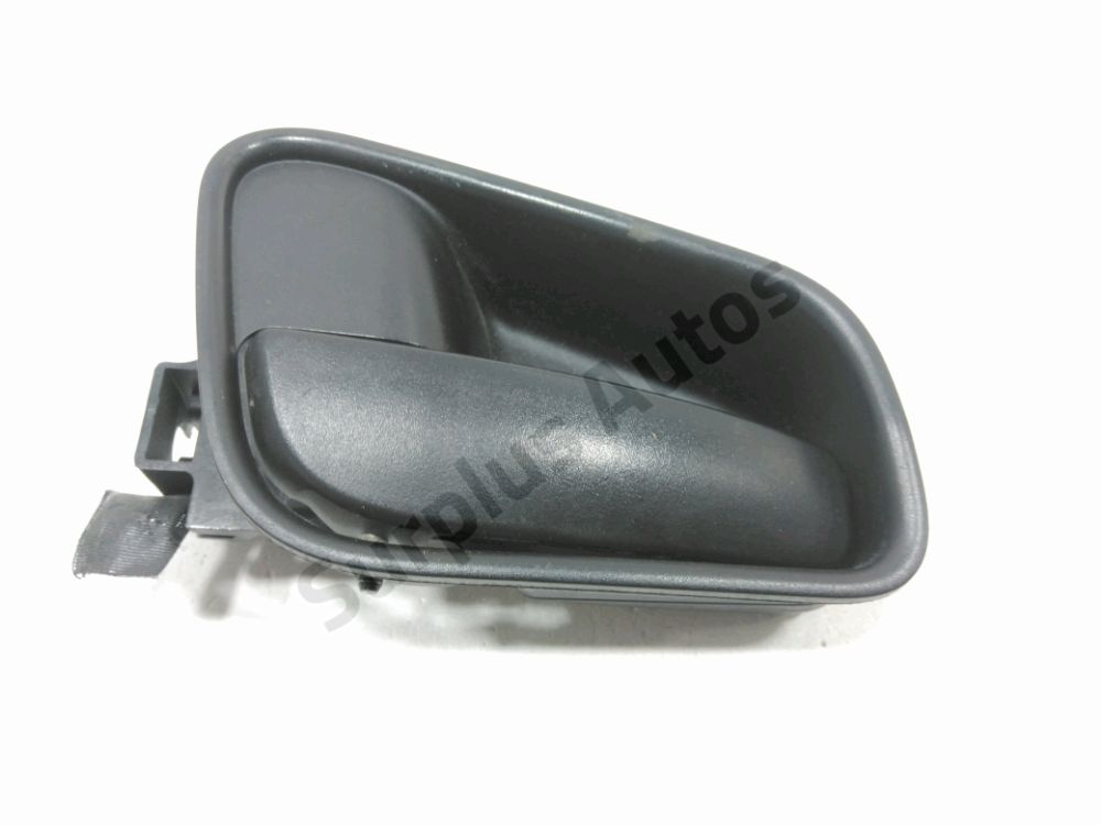 Poignee interieure porte avant gauche