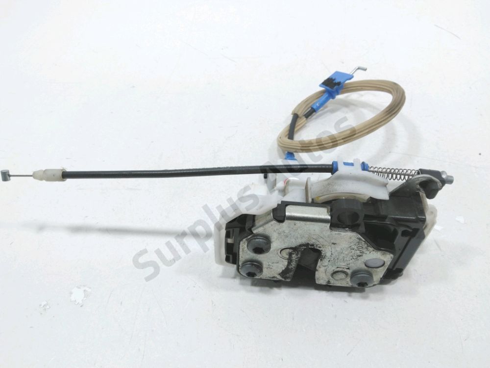 Serrure de porte avant droite