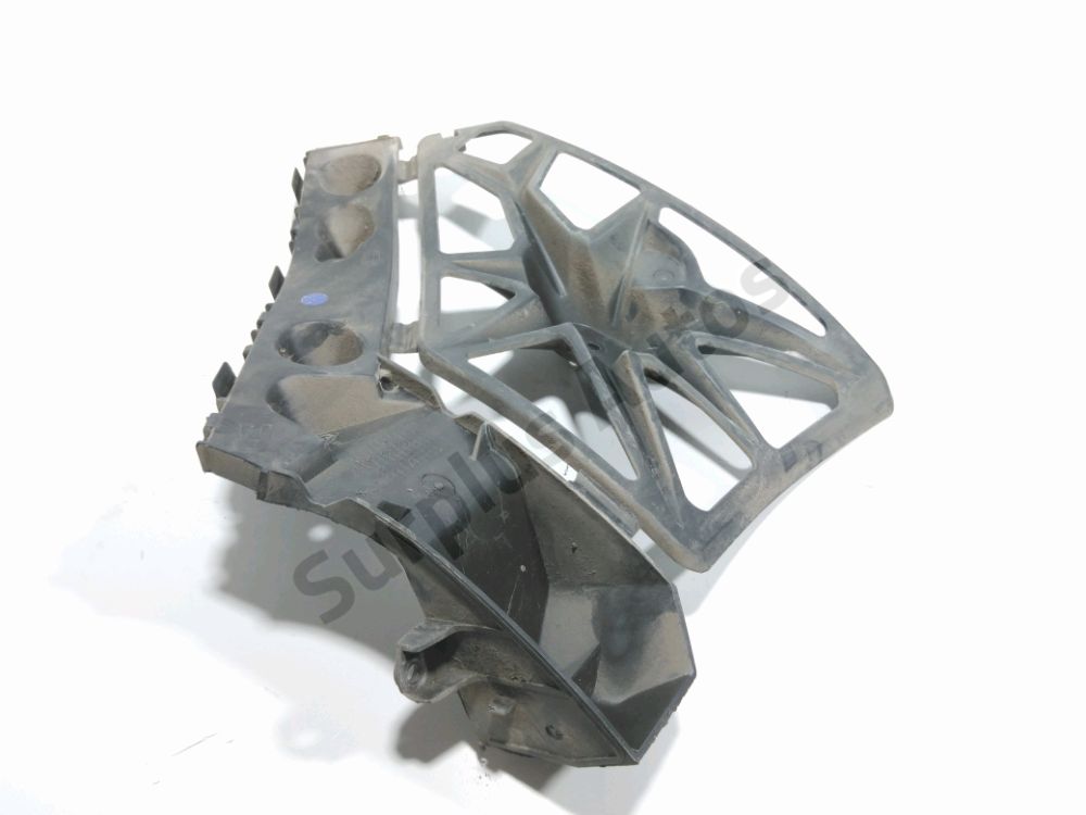 Support droit de pare-choc arrière