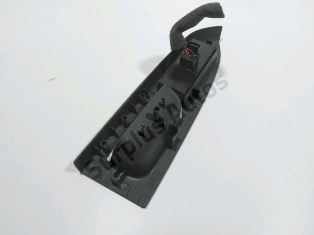 Commande lève-vitre avant gauche