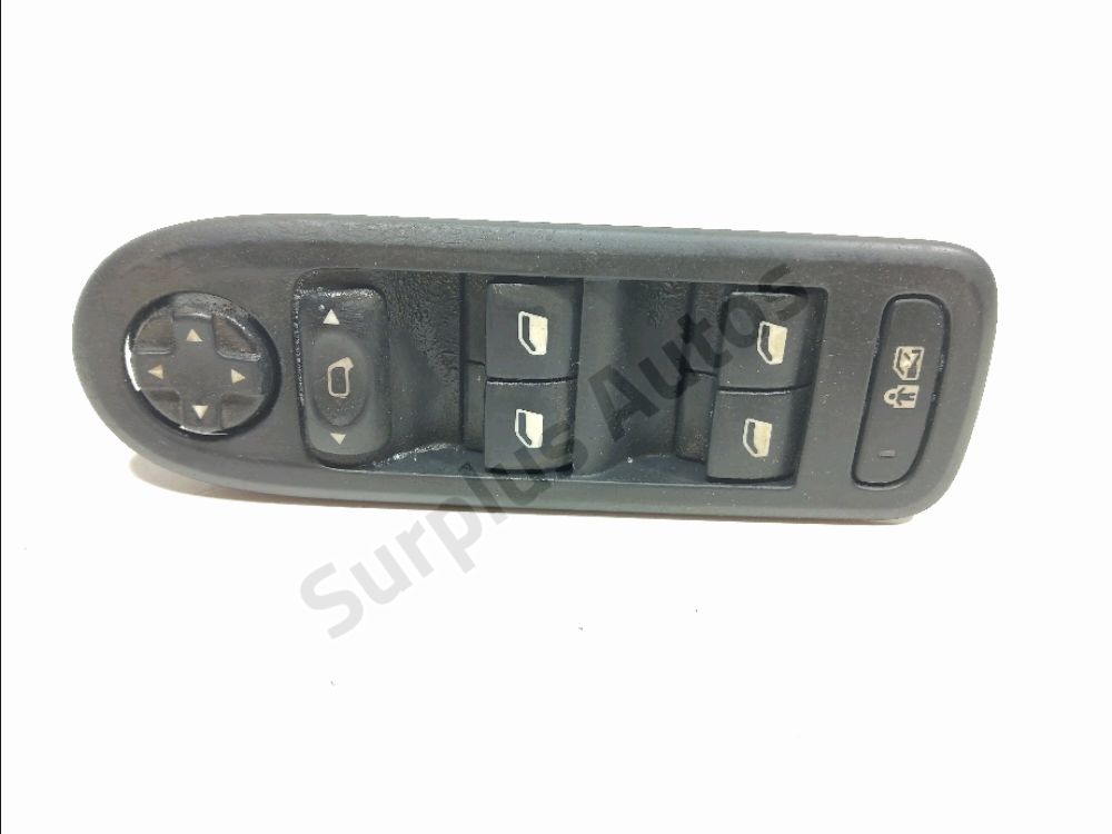 Commande lève-vitre avant gauche