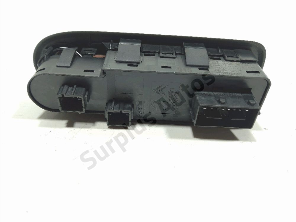 Commande lève-vitre avant gauche