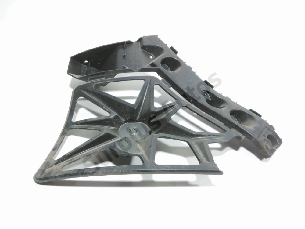 Support droit de pare-choc arrière