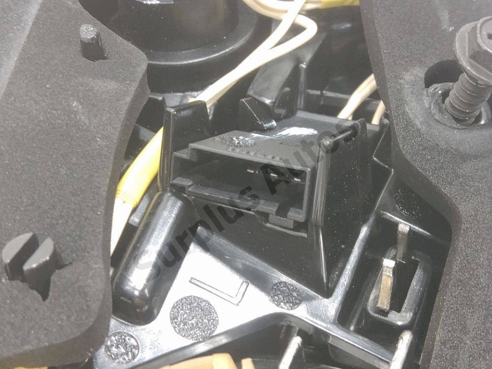 Feu arrière intérieur gauche