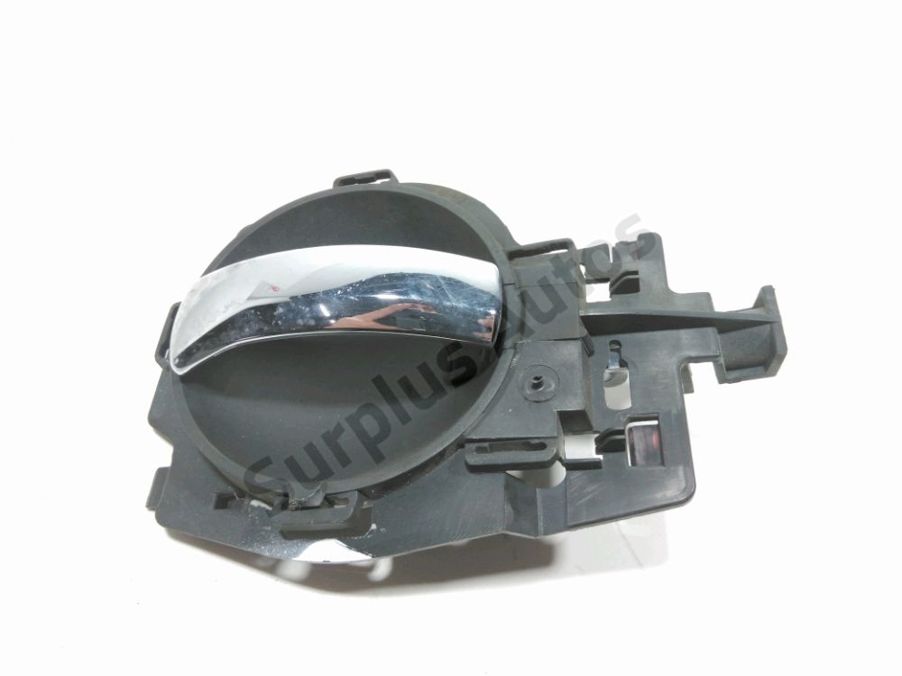 Poignée intérieure porte avant gauche