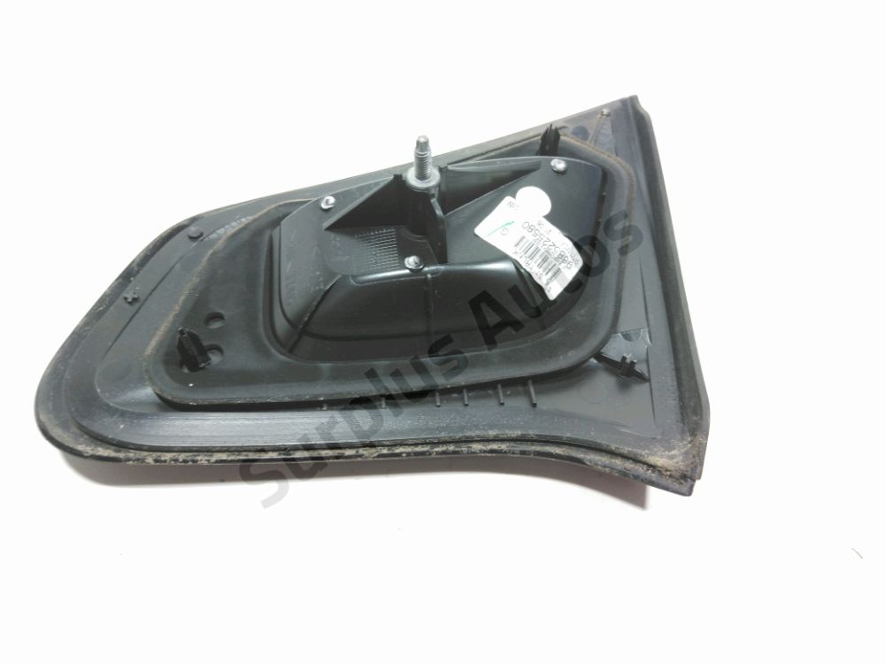 Feu arrière intérieur gauche