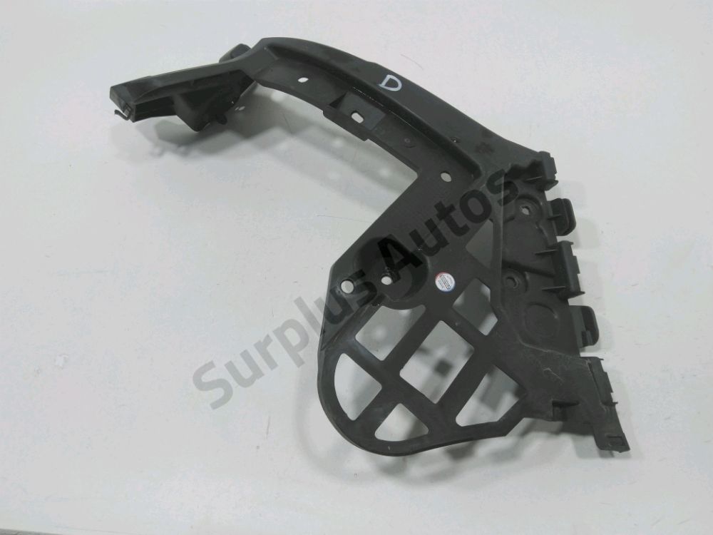 Support droit de pare-choc arrière