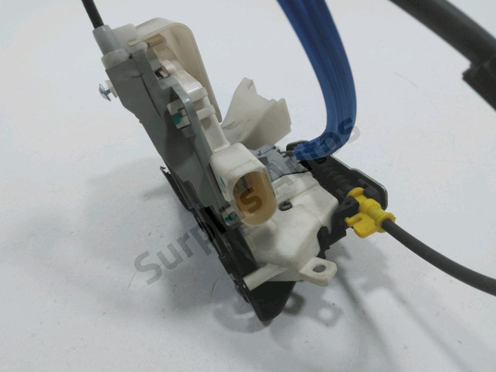 Serrure de porte avant gauche