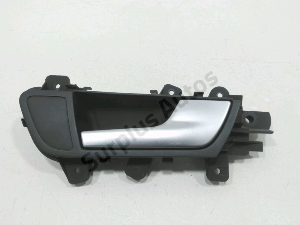 Poignee interieure porte avant droite