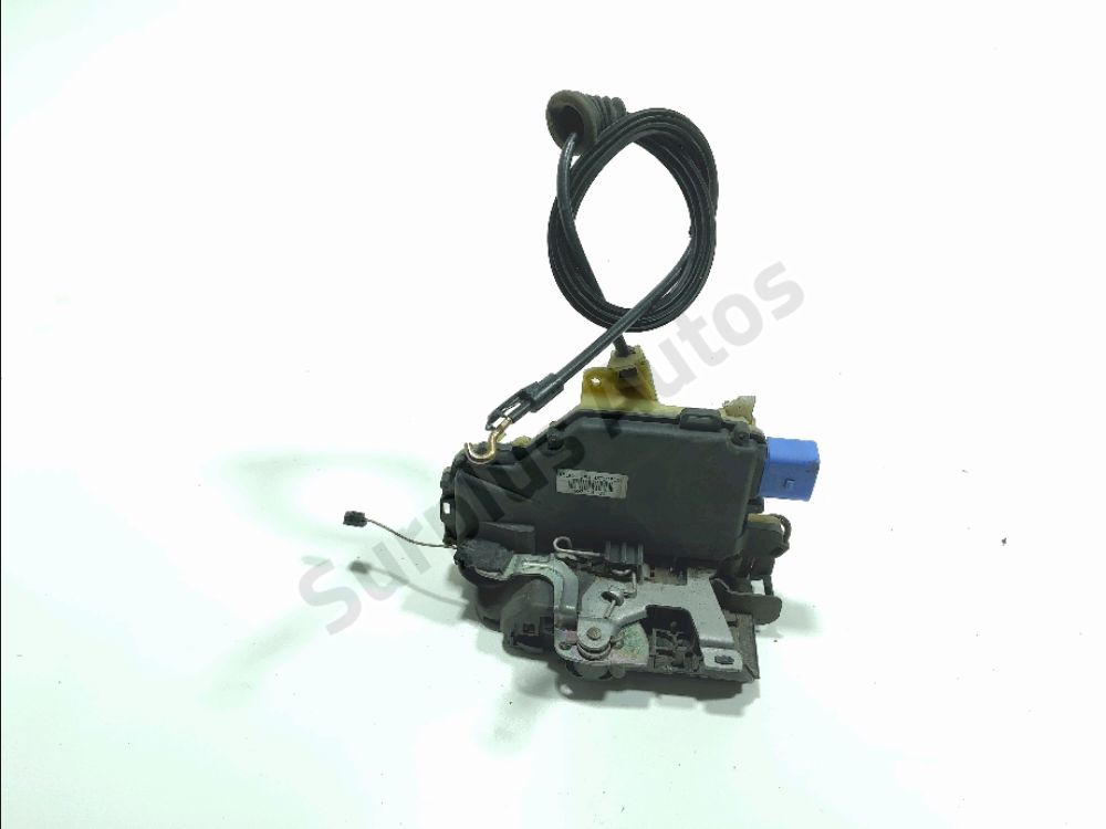 Serrure de porte avant droite