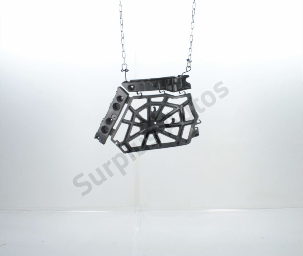 Support gauche de pare-choc arrière