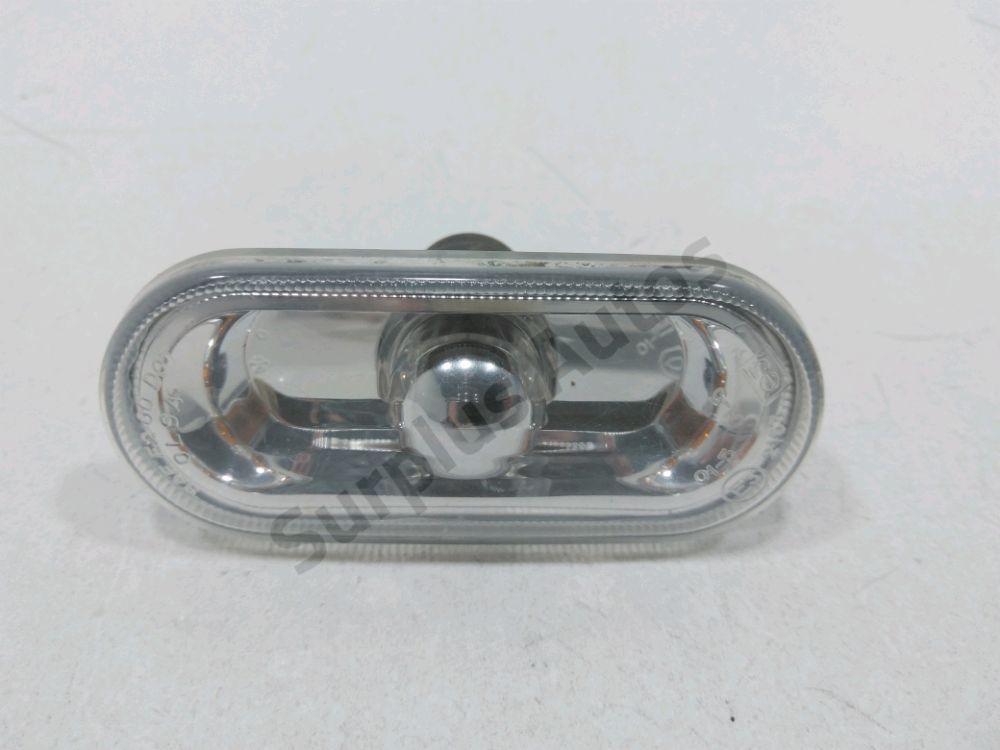 Repetiteur d'aile gauche