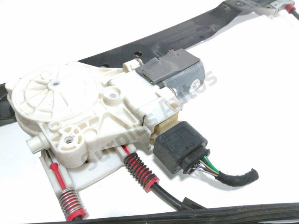 Lève-vitre électrique avant gauche