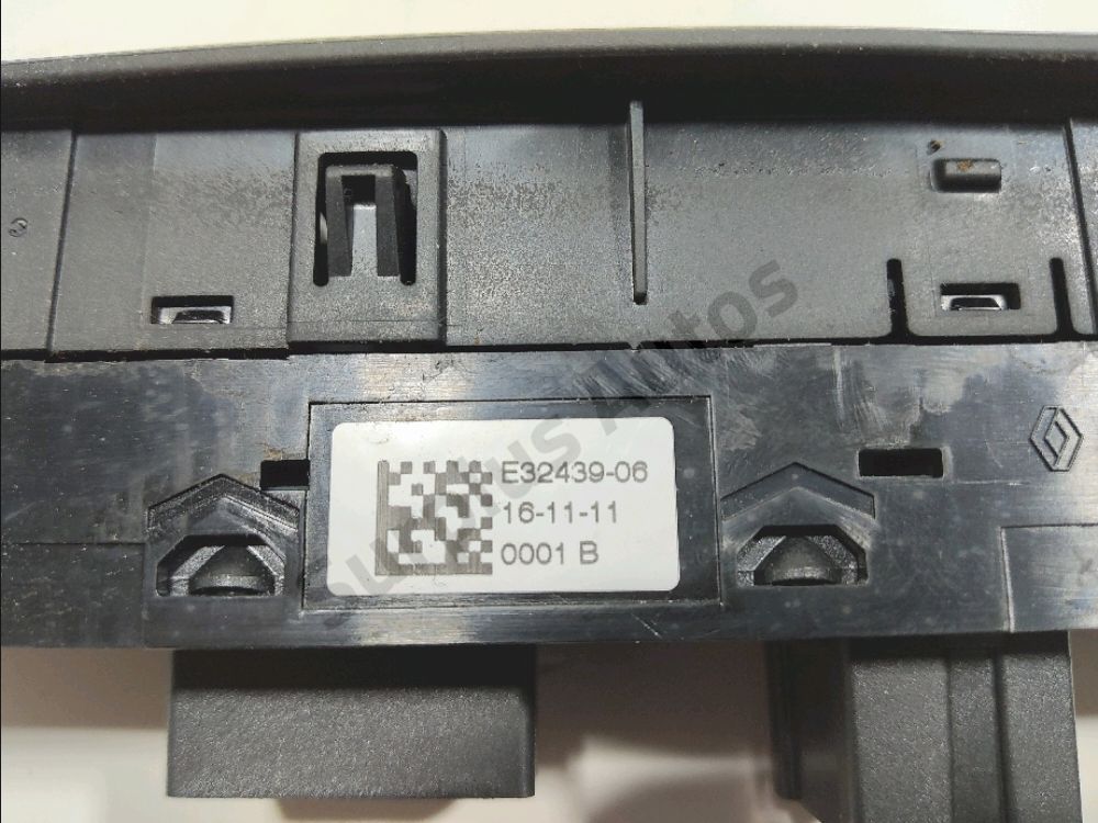 Commande lève-vitre avant gauche