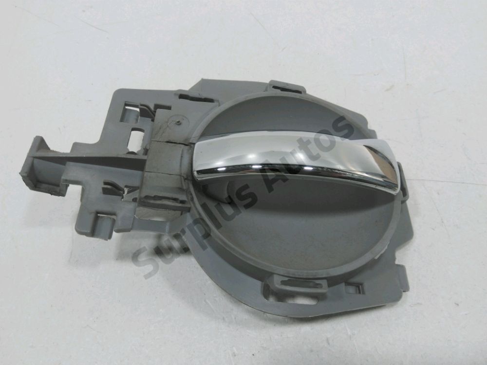 Poignée intérieure porte arrière gauche