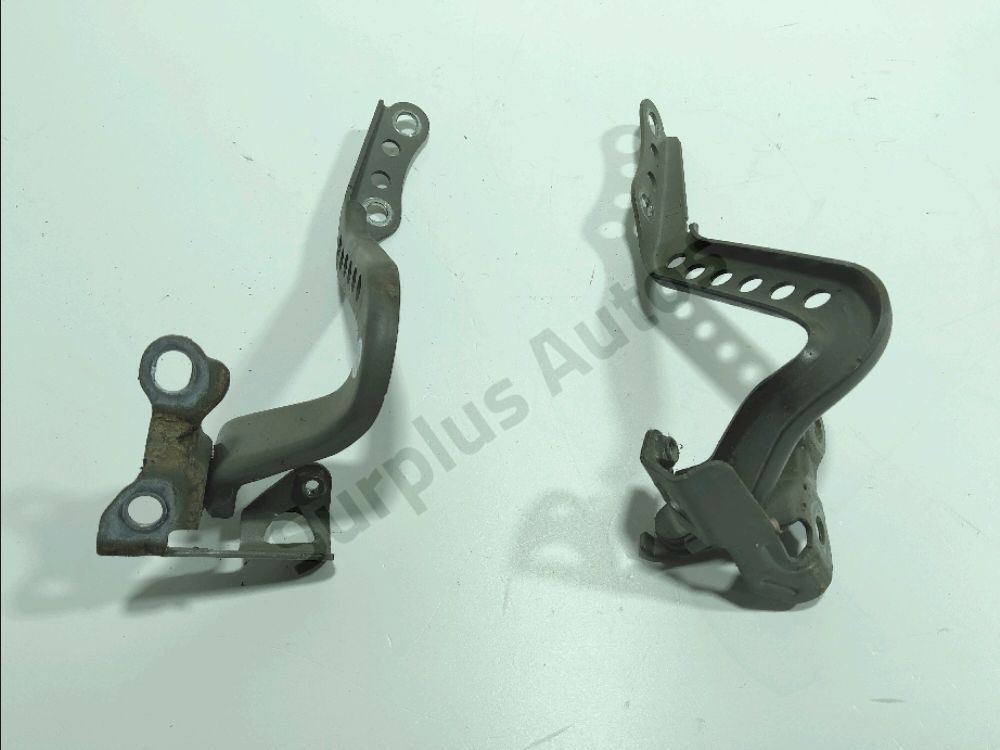 Jeu de charnières de capot