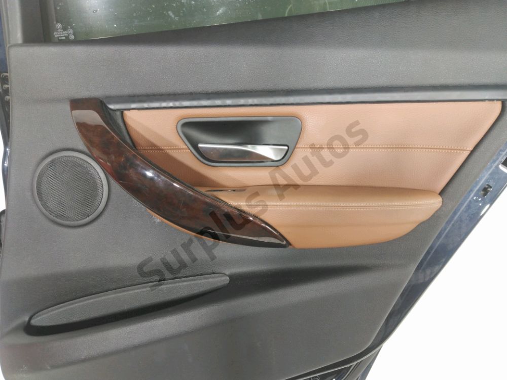 Porte arrière droite