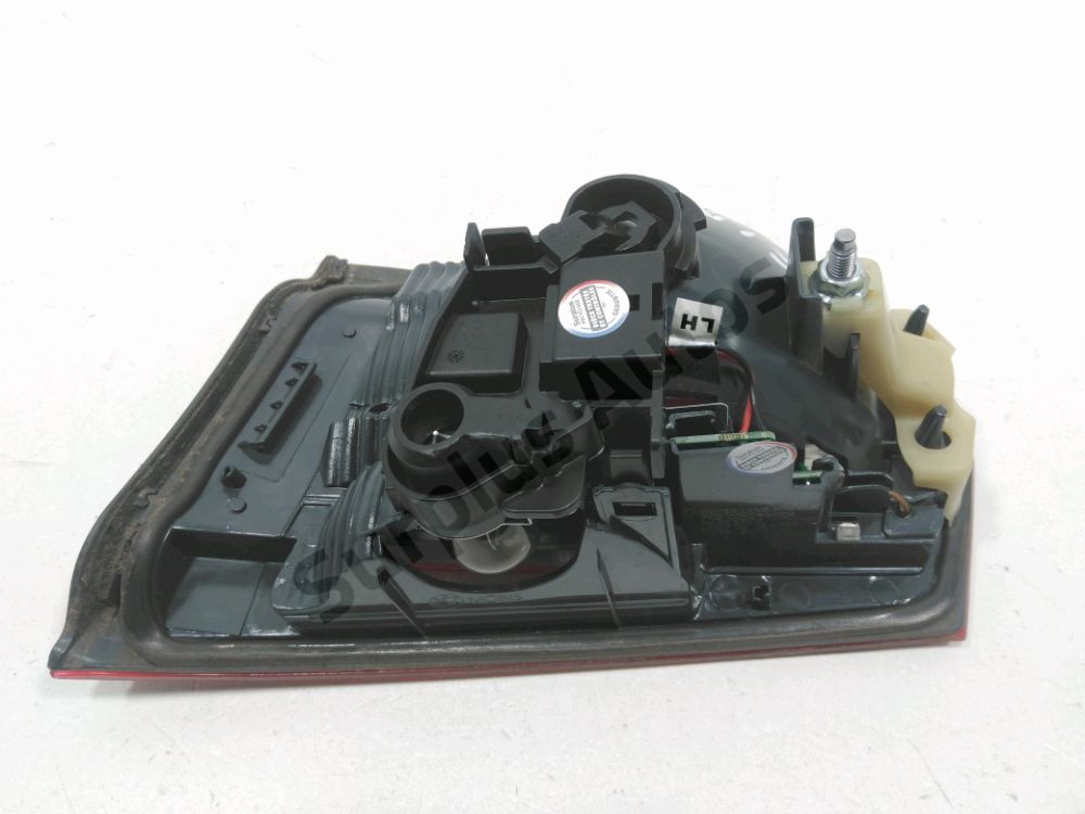 Feu arrière intérieur gauche