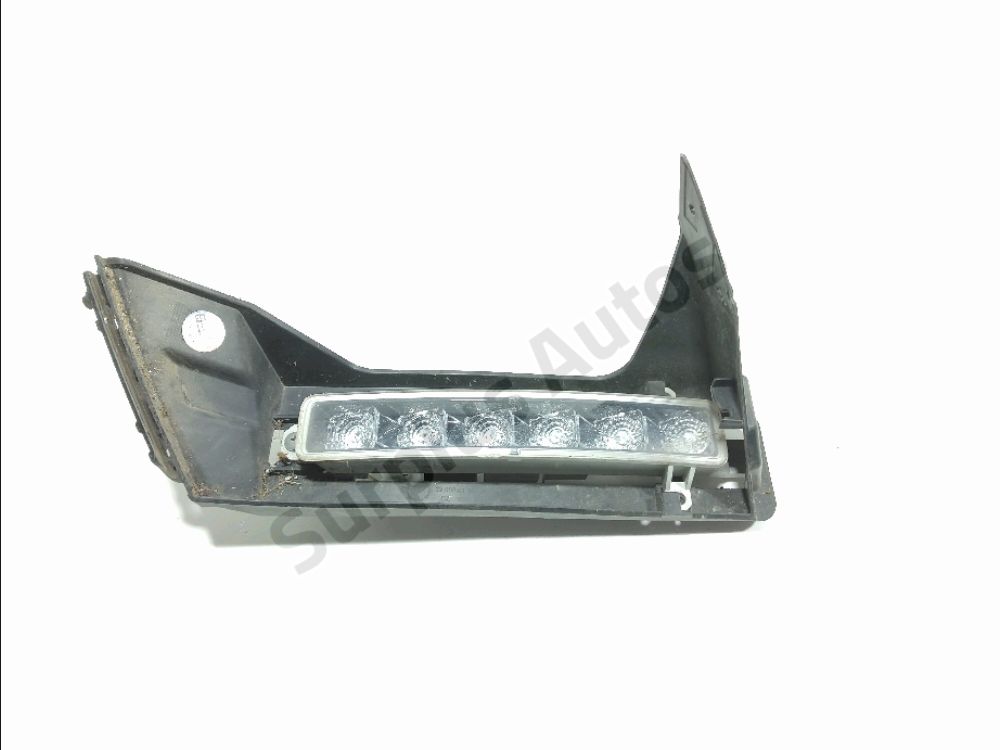 Feu diurne avant gauche