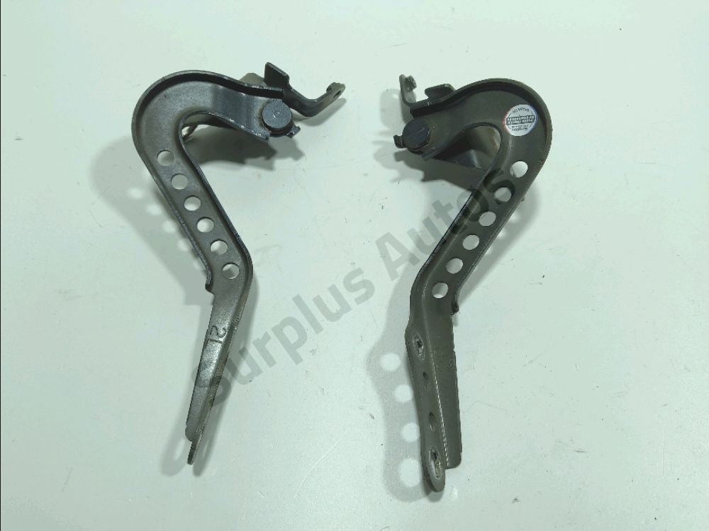 Jeu de charnières de capot