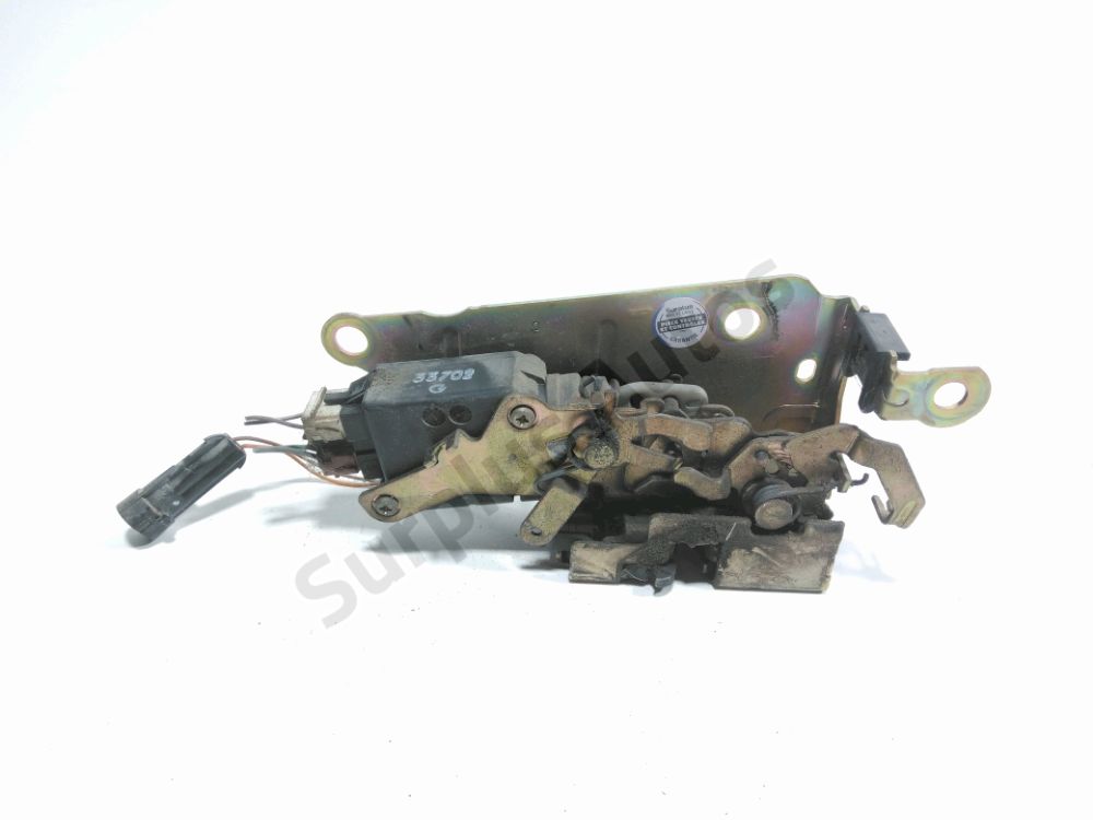 Serrure de porte avant droite