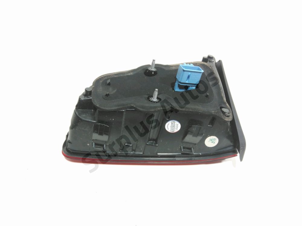 Feu arrière intérieur gauche