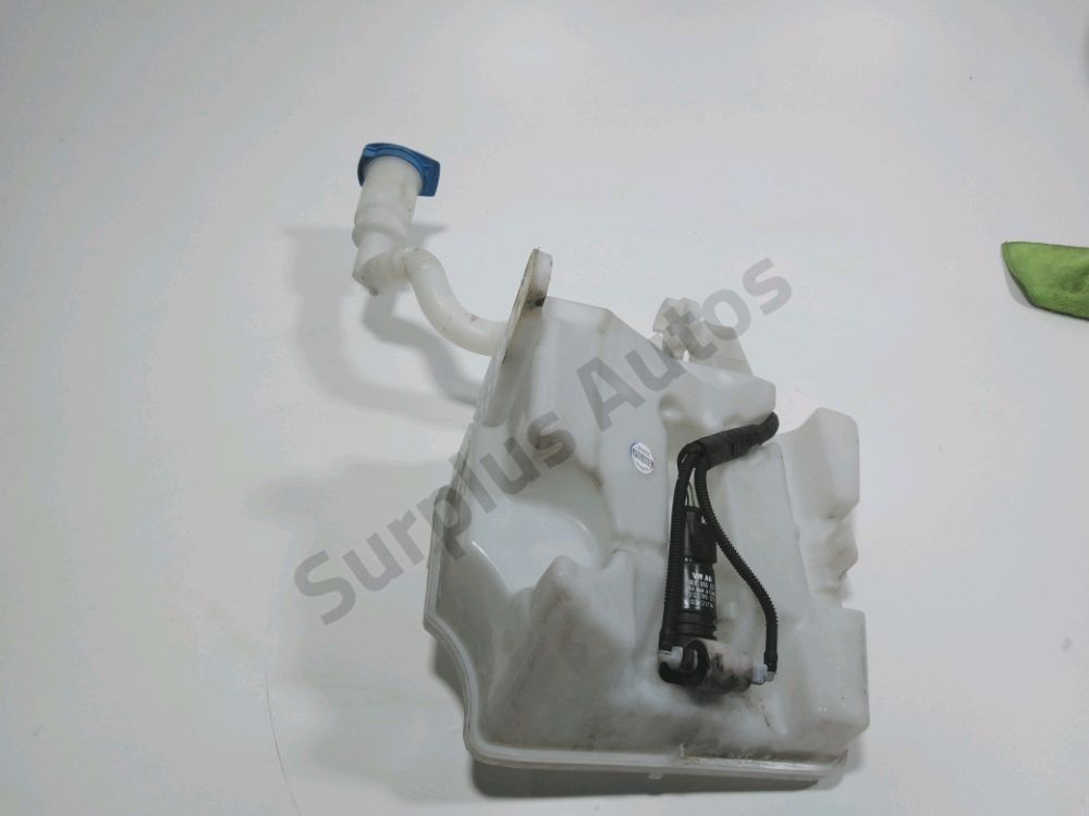 Réservoir de lave glace avant