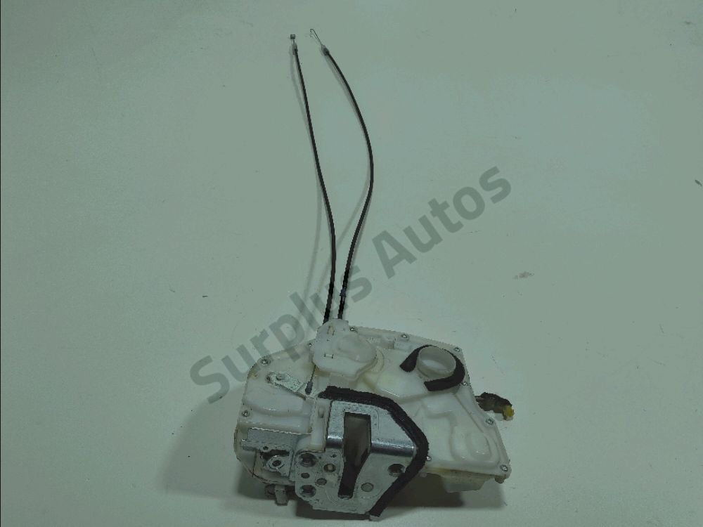 Serrure de porte avant droite