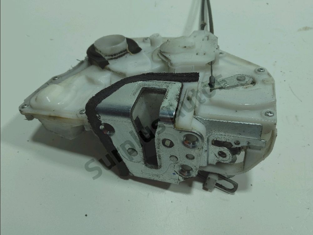 Serrure de porte avant gauche