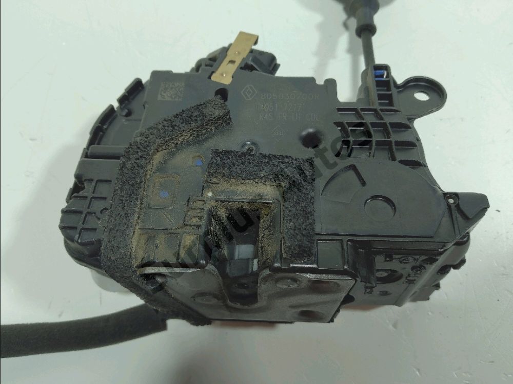 Serrure de porte avant gauche