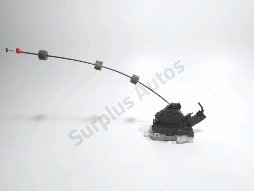 Serrure de porte avant droite