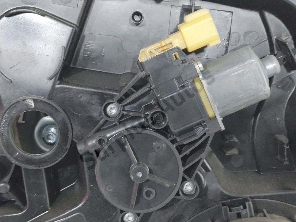 Lève-vitre électrique avant gauche