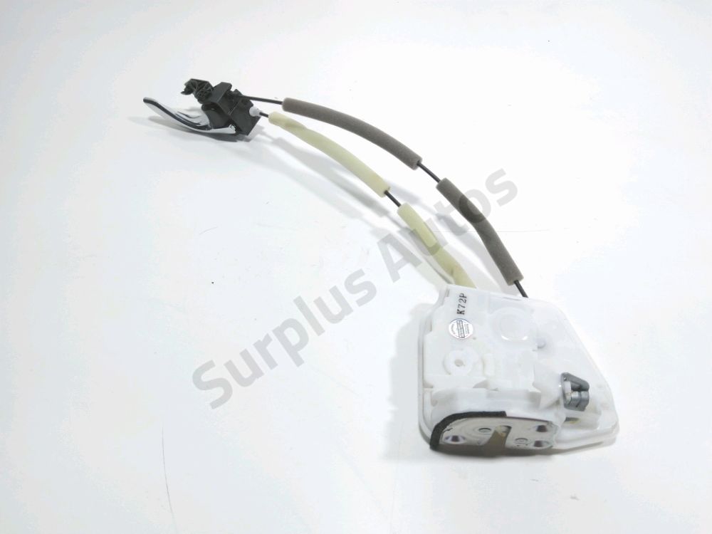 Serrure de porte avant droite