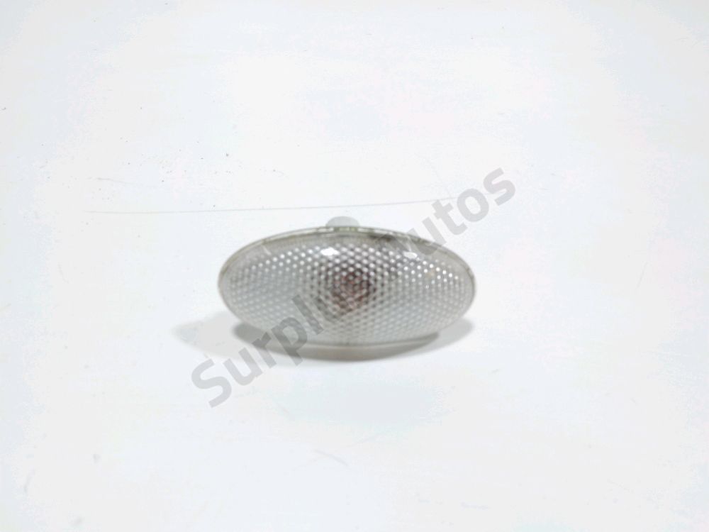 Repetiteur d'aile gauche