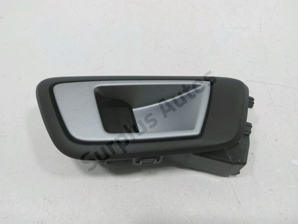 Poignee interieure porte arriere droite