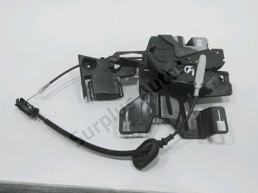 Serrure de porte avant droite