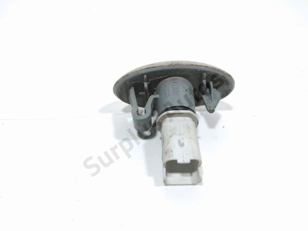 Répétiteur d'aile gauche