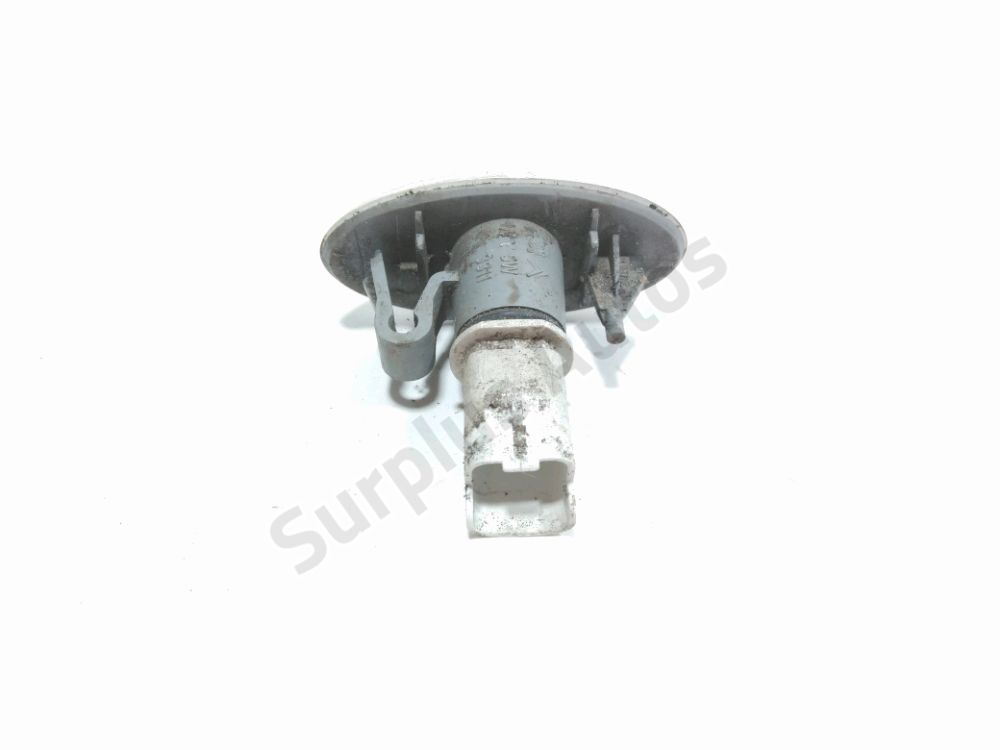 Répétiteur d'aile droit