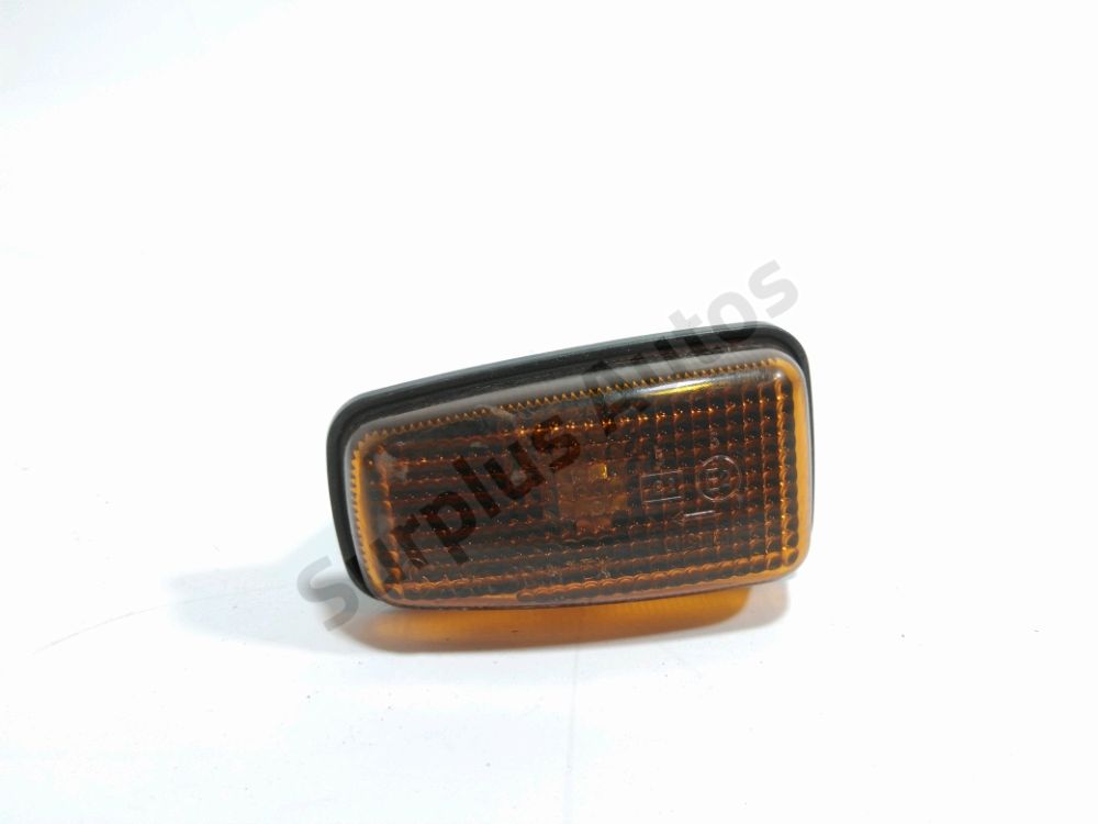 Repetiteur d'aile gauche