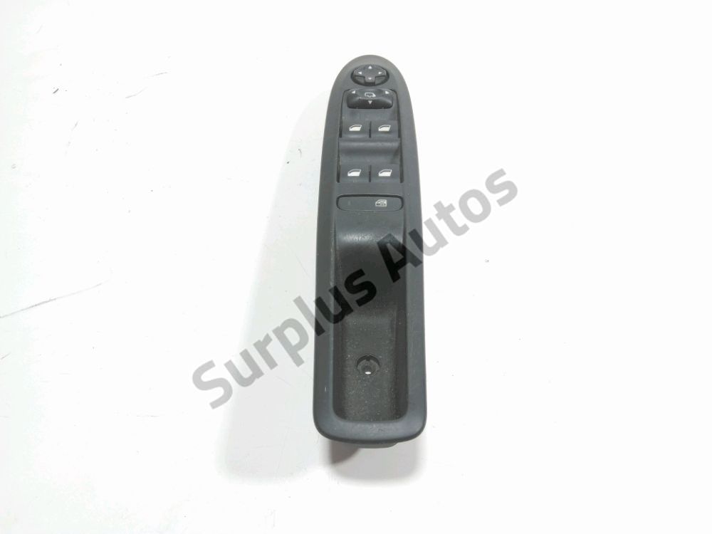 Commande leve-vitre avant gauche