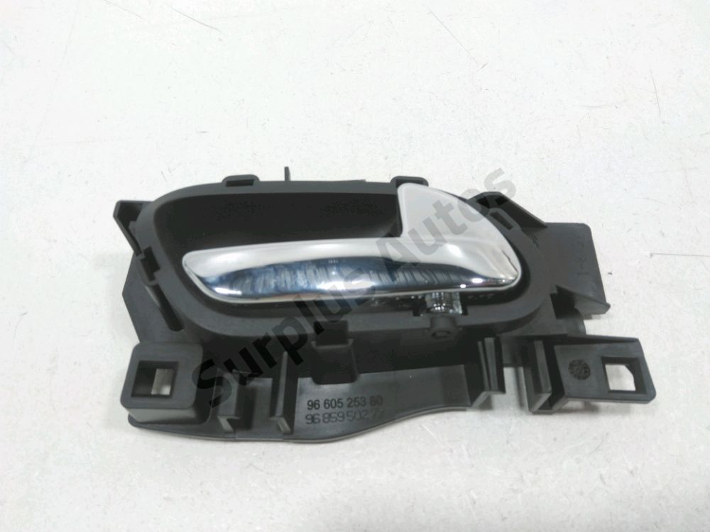 Poignee interieure porte arriere droite