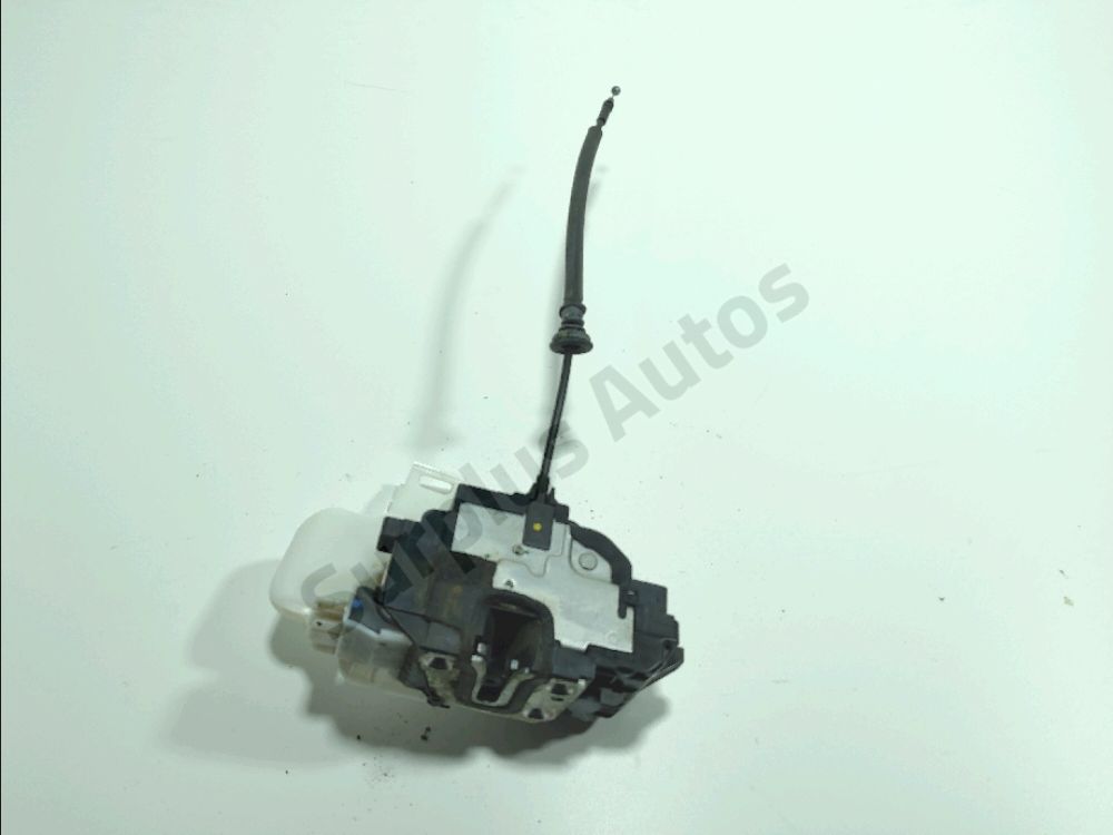 Serrure de porte avant gauche