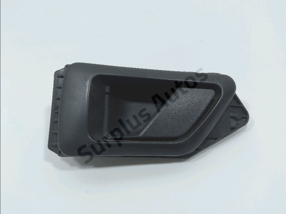 Poignee interieure porte avant gauche