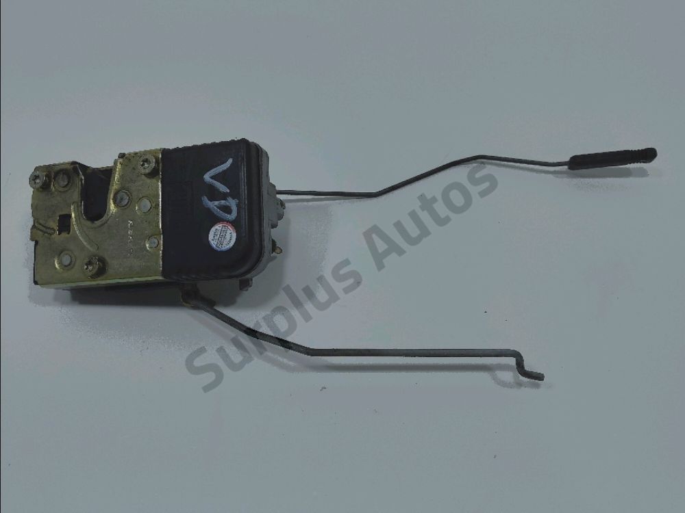 Serrure de porte avant droite