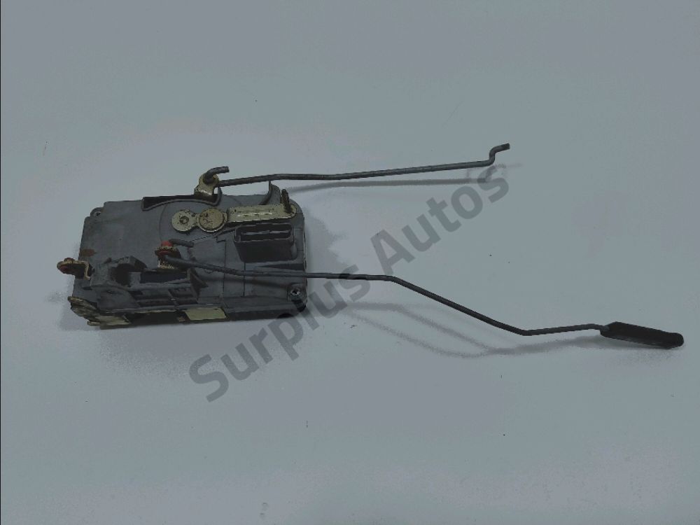 Serrure de porte avant droite